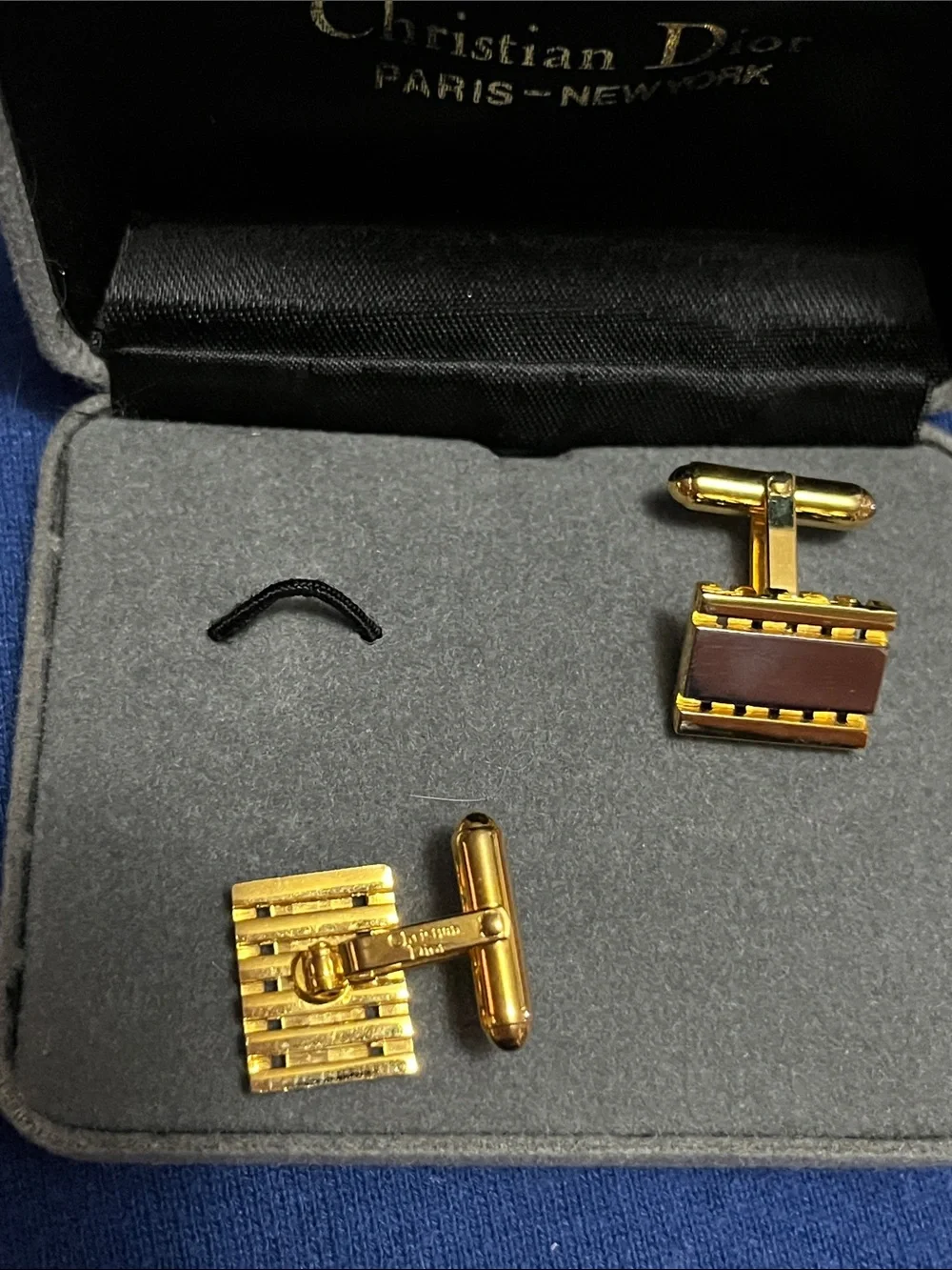 💙💙💙Dior Gold Tone Cufflinks with Silver tone  Inlay💙💙💙